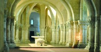 Крипта в церкви аббатства Сент-Этроп в Сенте. Кон. XI в.