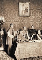 Кард. Р. Мерри дель Валь и М. Весник за подписанием конкордата между Ватиканом и Сербией. Фотография. 1914 г.