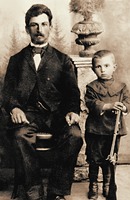 Священноисп. Петр Розанов с сыном. Фотография. Кон. XIX в.
