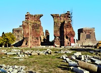 «Красная базилика» в Пергаме. 1-я пол. II в. Фотография. 2013 г. Фото: И. Н. Попов