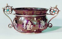 Чаша с изображением сюжетов, взятых из античной мифологии. XI в. (сокровищница собора Сан-Марко в Венеции)