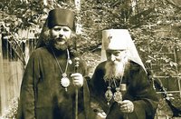 Еп. Иоанн (Снычёв) и митр. Мануил (Лемешевский). Фотография. 1968 г.