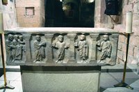 Саркофаг, в к-ром, по преданию, находились мощи прп. Иоанна Кассиана Римлянина (мон-рь св. Виктора в Марселе, Франция)