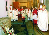 Архиеп. г. Кёльна кард. Йоахим Майснер совершает богослужение перед гробницей Иоанна Дунса Скота в день его памяти 8 нояб. 2008 г.