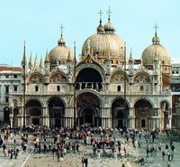 Фасад собора Сан-Марко в Венеции. XII–XVI вв.
