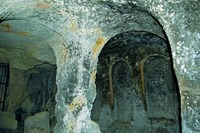 Интерьер скальной ц. мц. Кандиды близ Бари. VIII–XII вв.
