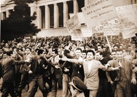 Акция протеста в Афинах после принятия 17 дек. 1954 г. Генеральной ассамблеей ООН резолюции о нецелесообразности обсуждения кипрской проблемы