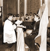 Незаконное рукоположение католич. епископов в г. Ухань. Фотография. 1958 г.