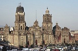 Кафедральный католич. собор в Мехико. 1573–1813 гг. Архитекторы К. де Арсиньега, Х. М. де Агуэро