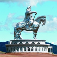 Чингисхан. Скульптура в Цонжин-Болдоге у р. Туул. 2008 г. Архит. Ж. Энхжаргал, скульптор Д. Эрдэнэбилэг