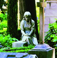 Надгробие кнж. М. А. Оболенской. 1876 г. Скульптор М. М. Антокольский (Кладбище Монте-Тестаччо, Рим)