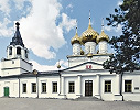 Троицкий собор (1675–1679, перестроен в 30-х гг. XIX в.). Колокольня (1683–1684). Фотография. 2019 г. Фото: З. А. Зверев