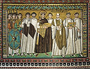 Выход имп. Юстиниана I. Нач. 40-х гг. VI в. Мозаика в алтаре. Фото: А. С. Зверев