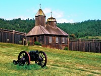 Гарнизонная часовня в честь Св. Троицы в крепости Форт-Росс, США. Фотография. 10-гг. XXI в.