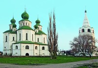 Войсковой Воскресенский собор (1706–1719) и колокольня (1725–1730) в ст-це Старочеркасской. Фотография. 2018 г. Фото: П. С. Павлинов