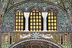 Мозаики юж. стены и люнеты пресбитерия. 544–546 гг. Фото: А. С. Зверев