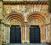 Фасад Ювелиров собора Саньяго-де-Компостела. 1078–1117 гг. Фотография 2010 г. Фото: Amadalvarez / Wikimedia Commons