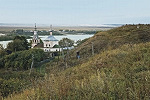 Вид на Преображенскую церковь (1735) с городища Ст. Рязань.  Фотография. 2015 г. Фото: А. В. Слёзкин