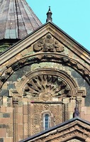 Фронтон зап. фасада. 1010–1029 гг. Фото: В. А. Заварицкая