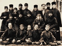 Братия Троицкого скита. Фотография. 1956 г.