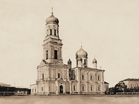 Собор во имя свт. Николая Чудотворца в Симбирске. 1702–1791 гг. Колокольня. 1855–1857 гг. Фотография. Нач. XX в.