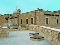 Церковь мучеников Сергия и Вакха (Мар-Саркис) в Маалуле. Кон. V–VI в. Фотогра-фия. 2005 г. Фото: Folkertherlyn / Wikimedia Commons