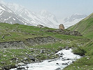 Зругское ущелье с руинами церквей XI в. и 2-й пол. XIX в. Фотография. 2010 г. Фото: Р. И. Болиев