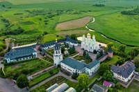 Вид на Святогорский Зимненский в честь Успения Пресв. Богородицы жен. мон-рь. Фотография. 2018 г. Фото: диак. Гавриил Загородний