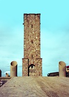 Газиместан — памятник, посвященный битве на Косовом поле. 1953 г. Архит. А. Дероко. Фотография. Нач. XXΙ в.