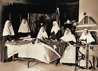 Пошив облачений в Серафимовом Дивеевском мон-ре. Фотография. 1908 г.