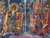 Прп. Симеон Мироточивый и св. кор. Милутин. Фрагмент композиции «Собор св. Симеона Немани и св. кор. Милутина» в ц. вмч. Димитрия в Печской Патриархии. 1345–1346 гг. Фото: Е. А. Виноградова