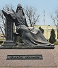 Памятник иером. Симеону Полоцкому в Полоцке. 2004 г. Скульптор А. М. Финский