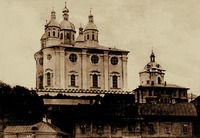Кафедральный собор Успения Пресв. Богородицы в Смоленске. 1677–1679, 1712–1740, 1760–1772 гг., колокольня 70 х гг. XVIII в. Фотография. Нач. XX в.