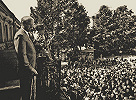 Патриарх Московский и всея Руси Алексий II (Ридигер) и президент России Б. Н. Ельцин на балконе Митрополичьих покоев в праздник Св. Троицы. Фотография. 14 июня 1992 г.