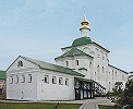 Трапезная с Троицкой ц. и келарскими палатами. 1683–1689 гг., XVIII в. Фотография. 2015 г. Фото: Н. А. Мерзлютина