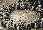 Чеченский зикр. Фотография. Ок. 1930 г. Фото: © Архивное управление Правительства Чеченской Республики