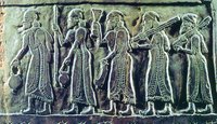 Подношение дани израильтянами. Рельеф «Черного обелиска» царя Салманасара III. Ок. 841 г. до Р. Х. (Британский музей, Лондон)