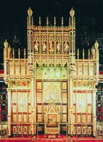 Королевский трон в палате лордов