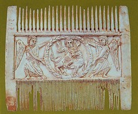 Резной гребень с изображением ангелов. IV-V вв. (Коптский музей. Каир)