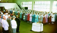 Молитвенное собрание членов Союза ДОХ в Гранд-Форксе. Фотография. 1990 г.