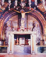 Православный престол над местом Распятия