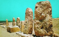 Камни Гезера на месте ханаанского святилища. Ок. 1500 г. до Р. Х.