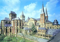 Кафедральный собор и Либфрауэнкирхе (ц. Богоматери) в Трире. Фотография. 90-е гг. XX в.